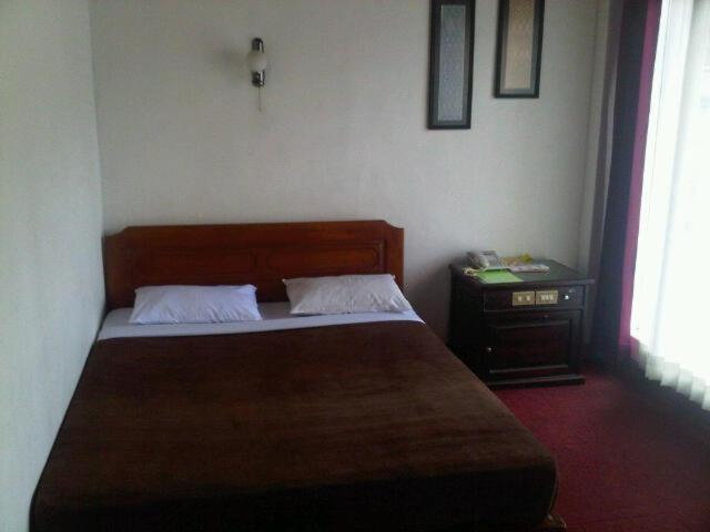 Ambun Suri Hotel Bukittinggi Room photo